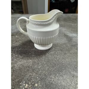 WEDGWOOD ETRURIA & BARLASTON EDME IVORY QUEENSWARE RIBBED CREAMER 4" 1940S